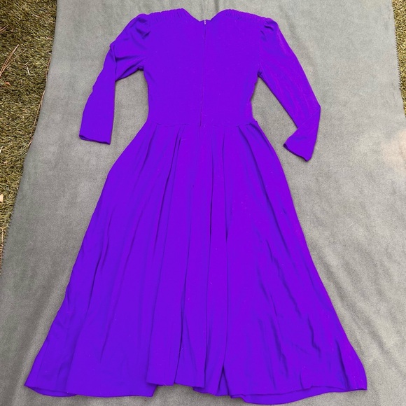 Vintage Long Sleeve Maxi Length Dress with Pockets - Picture 4 of 8